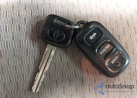 2003 Toyota Camry Le/Se/Xle z USA, uszkodzony, nr VIN 4T1BE32K034687046